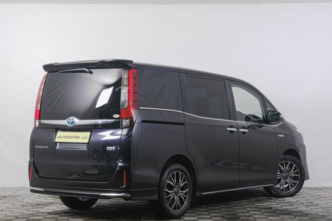 Toyota Esquire I с пробегом 2015 года, цена 1 919 000 рублей, 193000 км, минивэн, Автокод Объявления