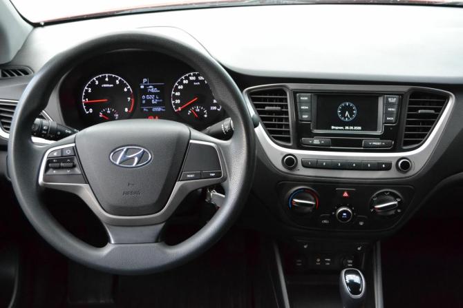 Hyundai Solaris II с пробегом 2017 года, цена 1 210 000 рублей, 109580 км, седан, Автокод Объявления