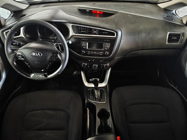 Kia Ceed II Рестайлинг с пробегом 2018 года, цена 1 080 000 рублей, 174000 км, универсал, Автокод Объявления