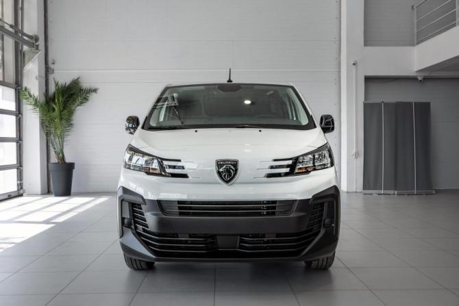 Peugeot Expert III Рестайлинг с пробегом 2025 года, цена 5 099 000 рублей, 10 км, фургон, Автокод Объявления