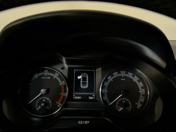 Skoda Octavia III (A7) Рестайлинг с пробегом 2018 года, цена 1 249 000 рублей, 180000 км, универсал, Автокод Объявления