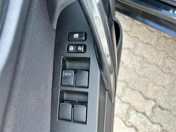 Toyota Auris II с пробегом 2013 года, цена 895 000 рублей, 304058 км, хэтчбек, Автокод Объявления