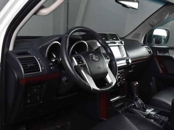 Toyota Land Cruiser Prado 150 Series Рестайлинг 1 с пробегом 2016 года, цена 4 299 999 рублей, 204597 км, внедорожник, Автокод Объявления