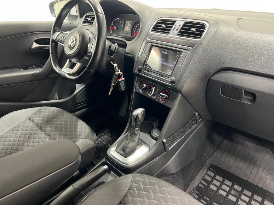 Volkswagen Polo V Рестайлинг Кемерово  - изображение 5