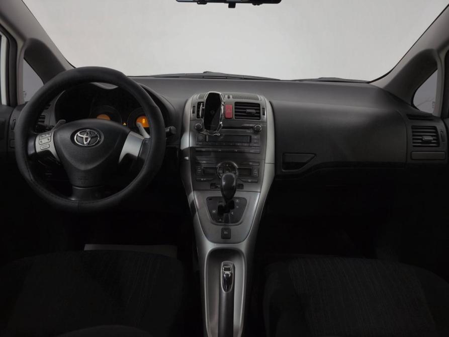 Toyota Auris I Альметьевск  - изображение 10