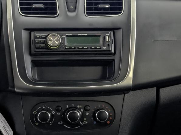 Renault Sandero II с пробегом 2017 года, цена 750 000 рублей, 221975 км, хэтчбек, Автокод Объявления