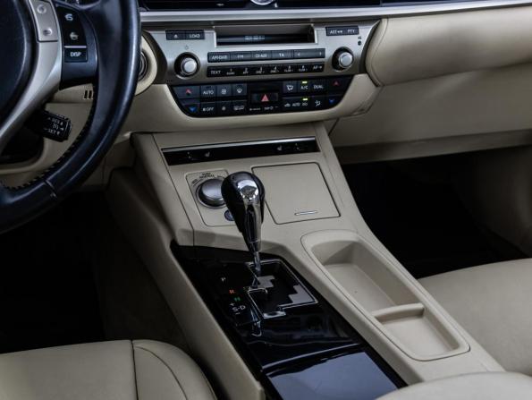 Lexus ES VI с пробегом 2013 года, цена 1 499 000 рублей, 210865 км, седан, Автокод Объявления