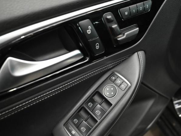 Infiniti Q30 с пробегом 2017 года, цена 1 800 000 рублей, 140126 км, хэтчбек, Автокод Объявления