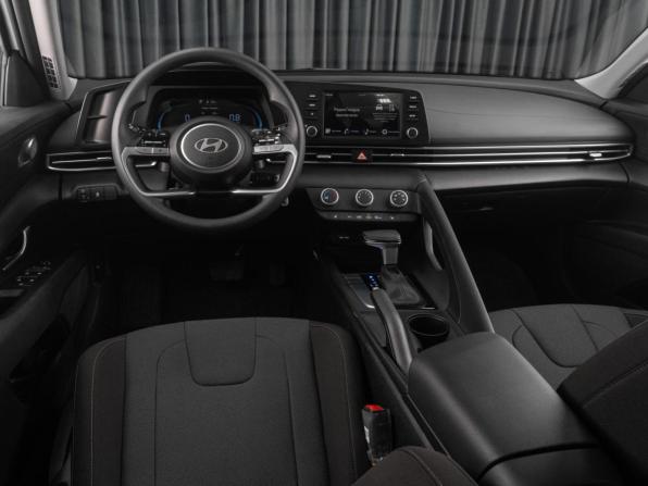 Hyundai Elantra VII (CN7) Рестайлинг с пробегом 2024 года, цена 2 615 000 рублей, 1081 км, седан, Автокод Объявления