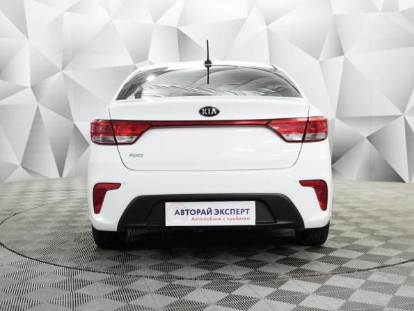 Kia Rio IV с пробегом 2017 года, цена 1 080 000 рублей, 135500 км, седан, Автокод Объявления