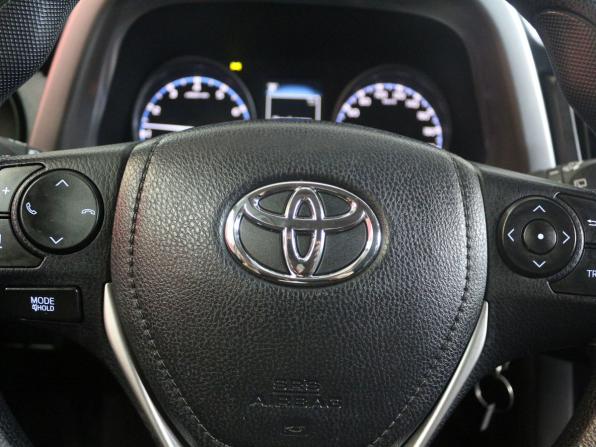 Toyota RAV4 IV (XA40) Рестайлинг с пробегом 2017 года, цена 1 950 000 рублей, 227332 км, внедорожник, Автокод Объявления