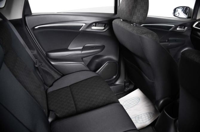 Honda Fit III с пробегом 2015 года, цена 1 099 000 рублей, 196846 км, хэтчбек, Автокод Объявления
