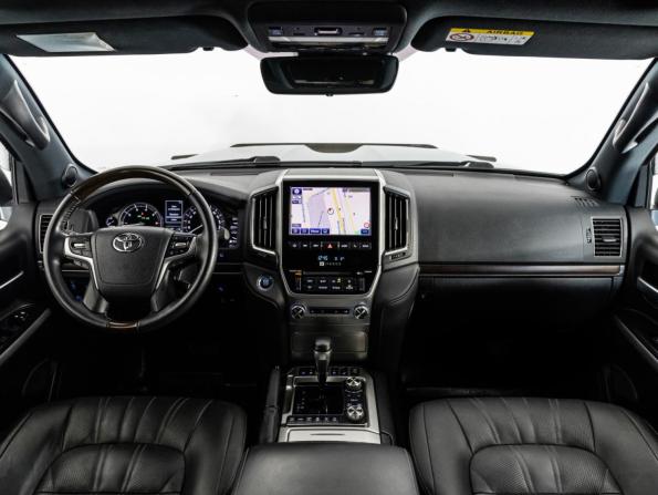 Toyota Land Cruiser 200 Series Рестайлинг 2 с пробегом 2020 года, цена 10 700 000 рублей, 60873 км, внедорожник, Автокод Объявления