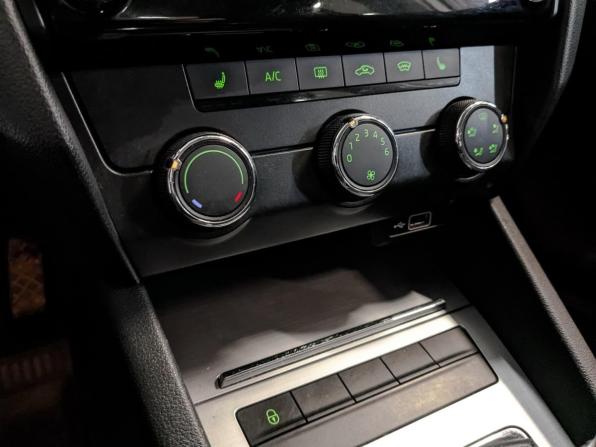 Skoda Octavia III (A7) Рестайлинг с пробегом 2019 года, цена 1 250 000 рублей, 171353 км, лифтбек, Автокод Объявления