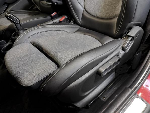 Mini Hatch III (F55/F56) Рестайлинг с пробегом 2019 года, цена 1 850 000 рублей, 107800 км, хэтчбек, Автокод Объявления
