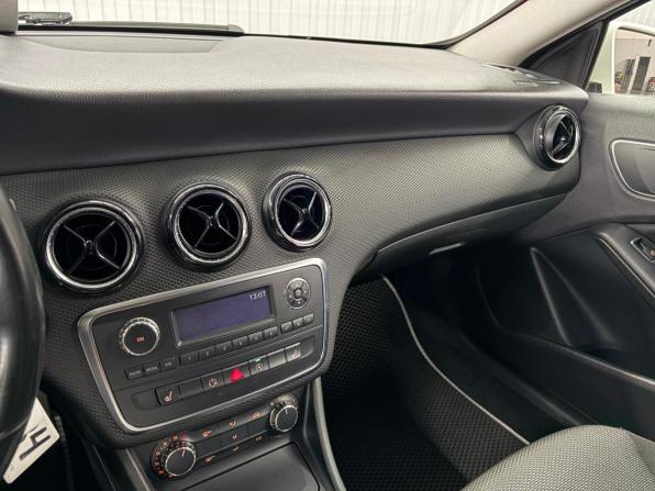 Mercedes-Benz A-Класс III (W176) с пробегом 2015 года, цена 1 427 000 рублей, 122693 км, хэтчбек, Автокод Объявления