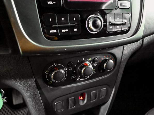 Renault Logan II Рестайлинг с пробегом 2021 года, цена 850 000 рублей, 158307 км, седан, Автокод Объявления
