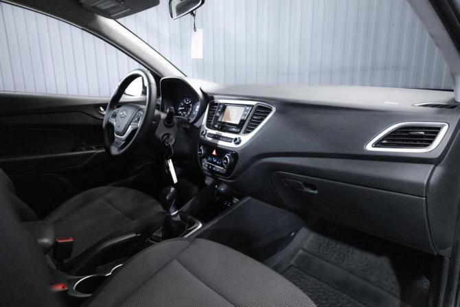 Hyundai Solaris II с пробегом 2017 года, цена 1 160 000 рублей, 161697 км, седан, Автокод Объявления