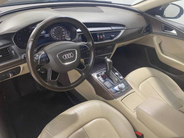 Audi A6 IV (C7) Рестайлинг с пробегом 2015 года, цена 1 749 800 рублей, 215000 км, седан, Автокод Объявления