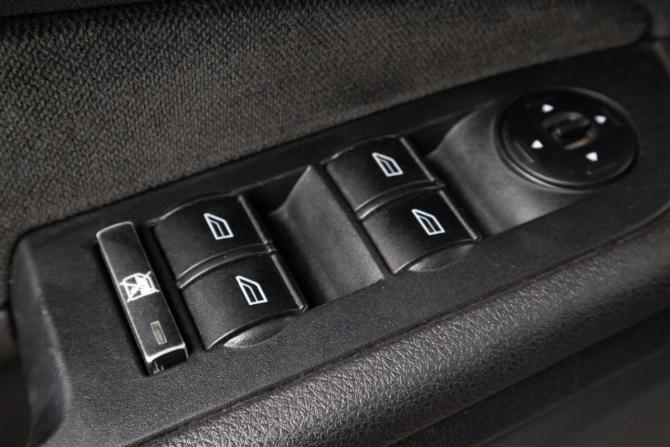 Ford Focus II с пробегом 2005 года, цена 349 000 рублей, 317075 км, седан, Автокод Объявления
