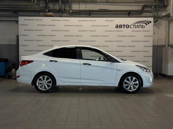 Hyundai Solaris I с пробегом 2014 года, цена 629 000 рублей, 190000 км, седан, Автокод Объявления