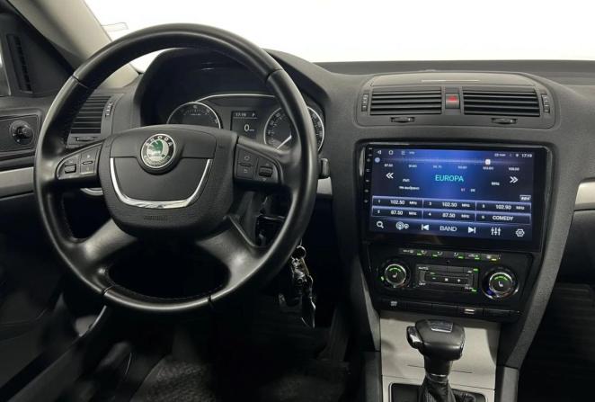Skoda Octavia II (A5) Рестайлинг с пробегом 2011 года, цена 820 000 рублей, 196000 км, лифтбек, Автокод Объявления
