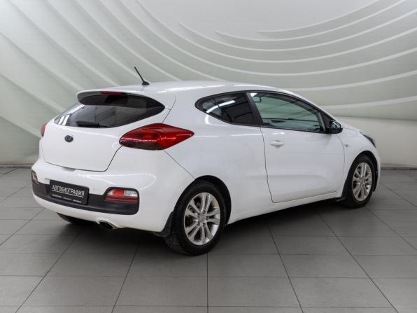 Kia Ceed II с пробегом 2015 года, цена 978 000 рублей, 177265 км, хэтчбек, Автокод Объявления