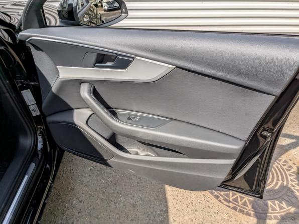 Audi A4 V (B9) с пробегом 2019 года, цена 2 749 000 рублей, 75481 км, седан, Автокод Объявления