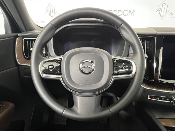 Volvo XC60 II Рестайлинг с пробегом 2023 года, цена 5 249 000 рублей, 28000 км, внедорожник, Автокод Объявления