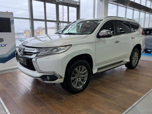 Mitsubishi Pajero Sport III с пробегом 2018 года, цена 1 999 000 рублей, 336930 км, внедорожник, Автокод Объявления
