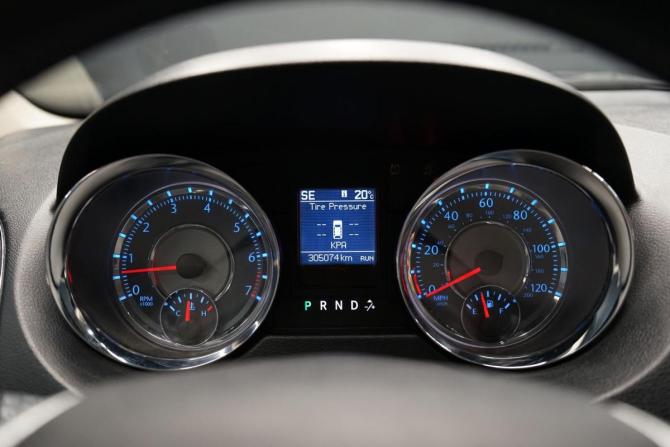 Chrysler Town &amp; Country V Рестайлинг с пробегом 2011 года, цена 999 999 рублей, 304000 км, минивэн, Автокод Объявления