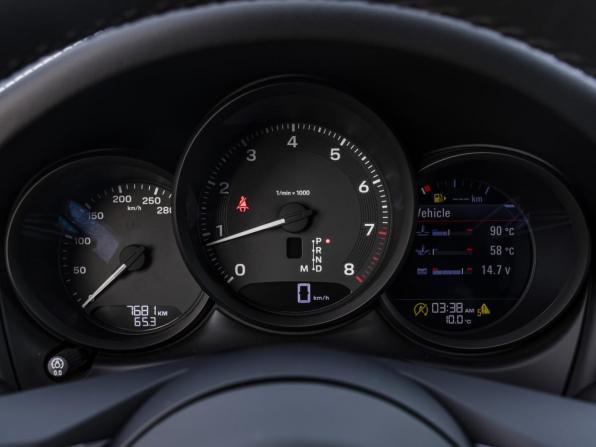 Porsche Macan I Рестайлинг 2 с пробегом 2024 года, цена 9 590 000 рублей, 7668 км, внедорожник, Автокод Объявления