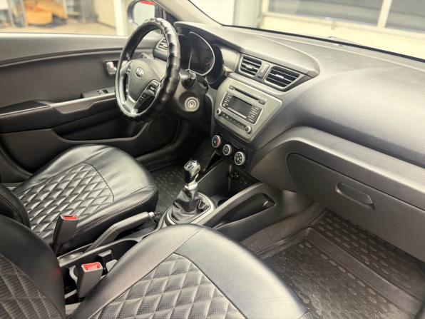 Kia Rio III Рестайлинг с пробегом 2016 года, цена 994 000 рублей, 128540 км, седан, Автокод Объявления