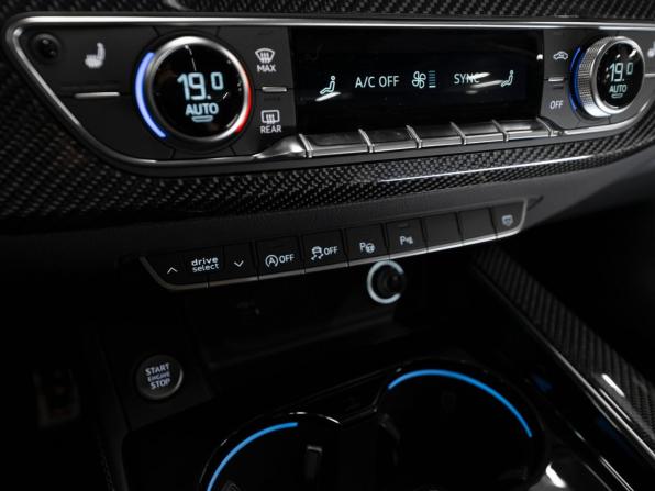 Audi A4 V (B9) Рестайлинг с пробегом 2025 года, цена 5 750 000 рублей, 30 км, седан, Автокод Объявления