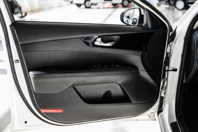 Kia Cerato IV Рестайлинг с пробегом 2021 года, цена 2 280 000 рублей, 89443 км, седан, Автокод Объявления