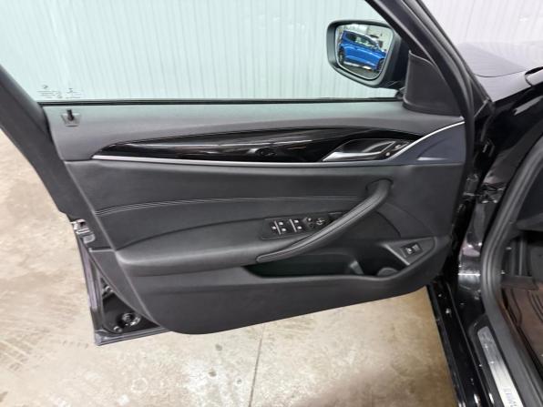 BMW 5 серии VII (G30/G31/G38) с пробегом 2017 года, цена 2 957 000 рублей, 180982 км, седан, Автокод Объявления