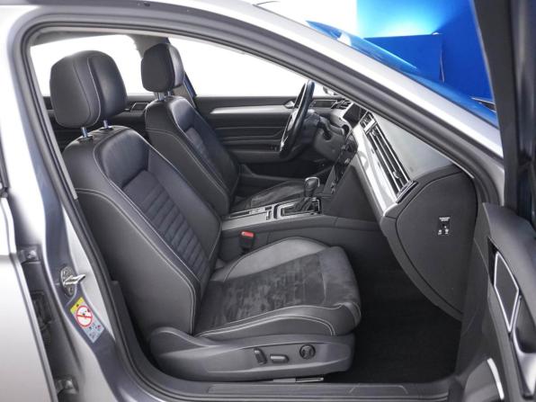 Volkswagen Passat B8 Рестайлинг с пробегом 2020 года, цена 2 399 046 рублей, 165243 км, седан, Автокод Объявления