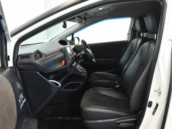Toyota Sienta II Рестайлинг с пробегом 2018 года, цена 1 550 000 рублей, 100500 км, минивэн, Автокод Объявления