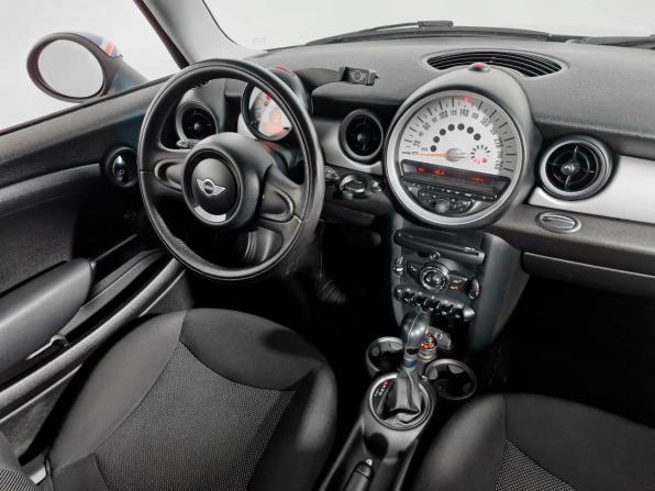 Mini Hatch II (R56) Рестайлинг с пробегом 2012 года, цена 970 000 рублей, 111076 км, хэтчбек, Автокод Объявления