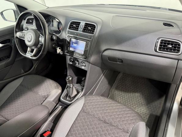 Volkswagen Polo V Рестайлинг с пробегом 2018 года, цена 1 249 800 рублей, 54700 км, седан, Автокод Объявления