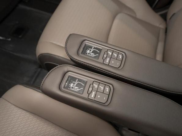 Kia Carnival IV Рестайлинг с пробегом 2026 года, цена 7 300 000 рублей, 20 км, минивэн, Автокод Объявления