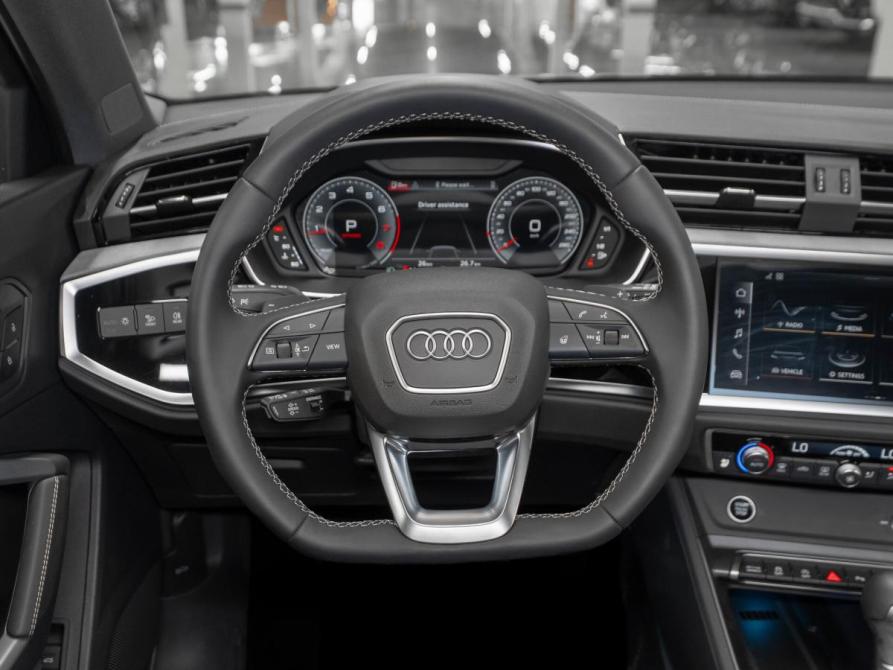 Audi Q3 II (F3) Москва  - изображение 11