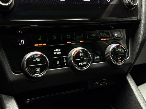Skoda Octavia III (A7) Рестайлинг с пробегом 2018 года, цена 2 169 000 рублей, 158481 км, лифтбек, Автокод Объявления