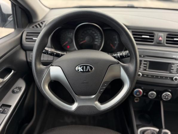 Kia Rio III Рестайлинг с пробегом 2016 года, цена 960 000 рублей, 71230 км, хэтчбек, Автокод Объявления
