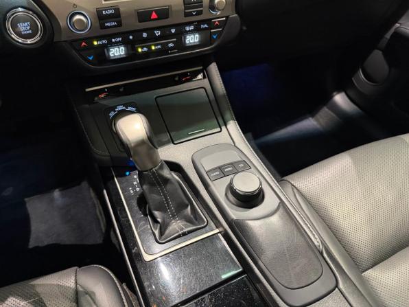 Lexus ES VI Рестайлинг с пробегом 2015 года, цена 2 635 000 рублей, 138000 км, седан, Автокод Объявления