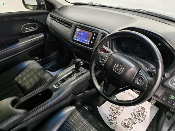 Honda Vezel I с пробегом 2015 года, цена 1 350 000 рублей, 192131 км, внедорожник, Автокод Объявления