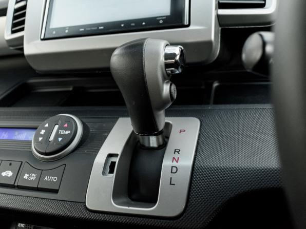 Honda Freed I Рестайлинг 2 с пробегом 2015 года, цена 1 375 000 рублей, 117978 км, компактвэн, Автокод Объявления