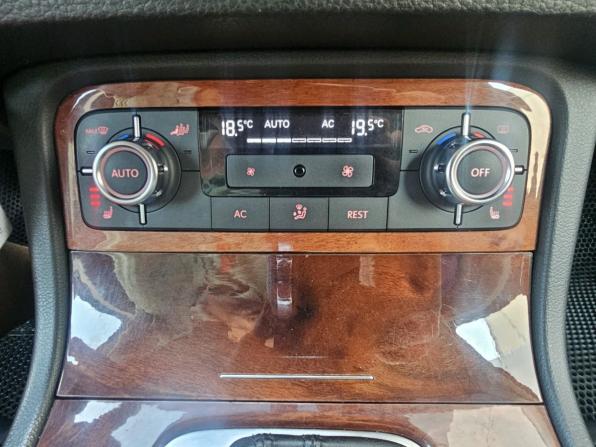 Volkswagen Touareg II с пробегом 2011 года, цена 1 670 000 рублей, 274901 км, внедорожник, Автокод Объявления