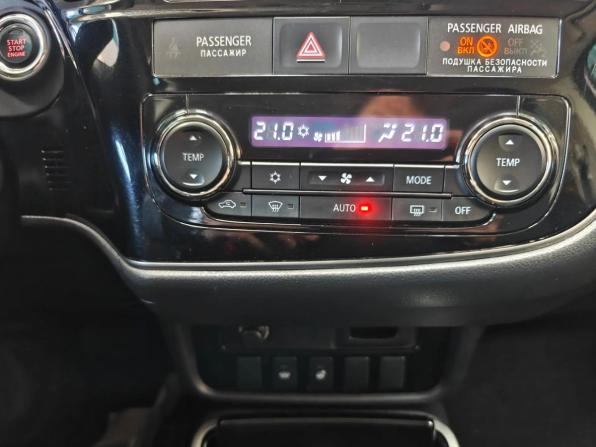 Mitsubishi Outlander III Рестайлинг 2 с пробегом 2018 года, цена 1 799 000 рублей, 151200 км, внедорожник, Автокод Объявления