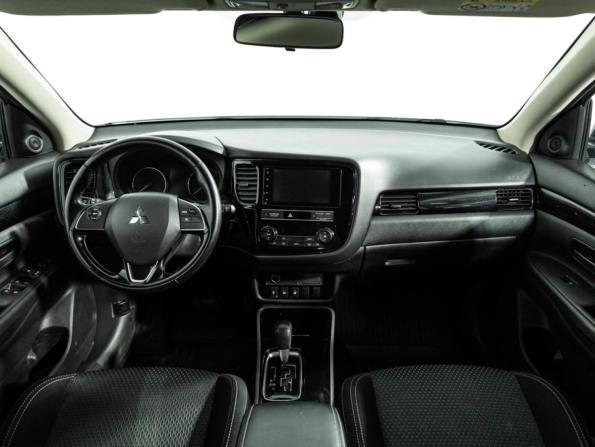 Mitsubishi Outlander III Рестайлинг 3 с пробегом 2019 года, цена 1 599 585 рублей, 227756 км, внедорожник, Автокод Объявления